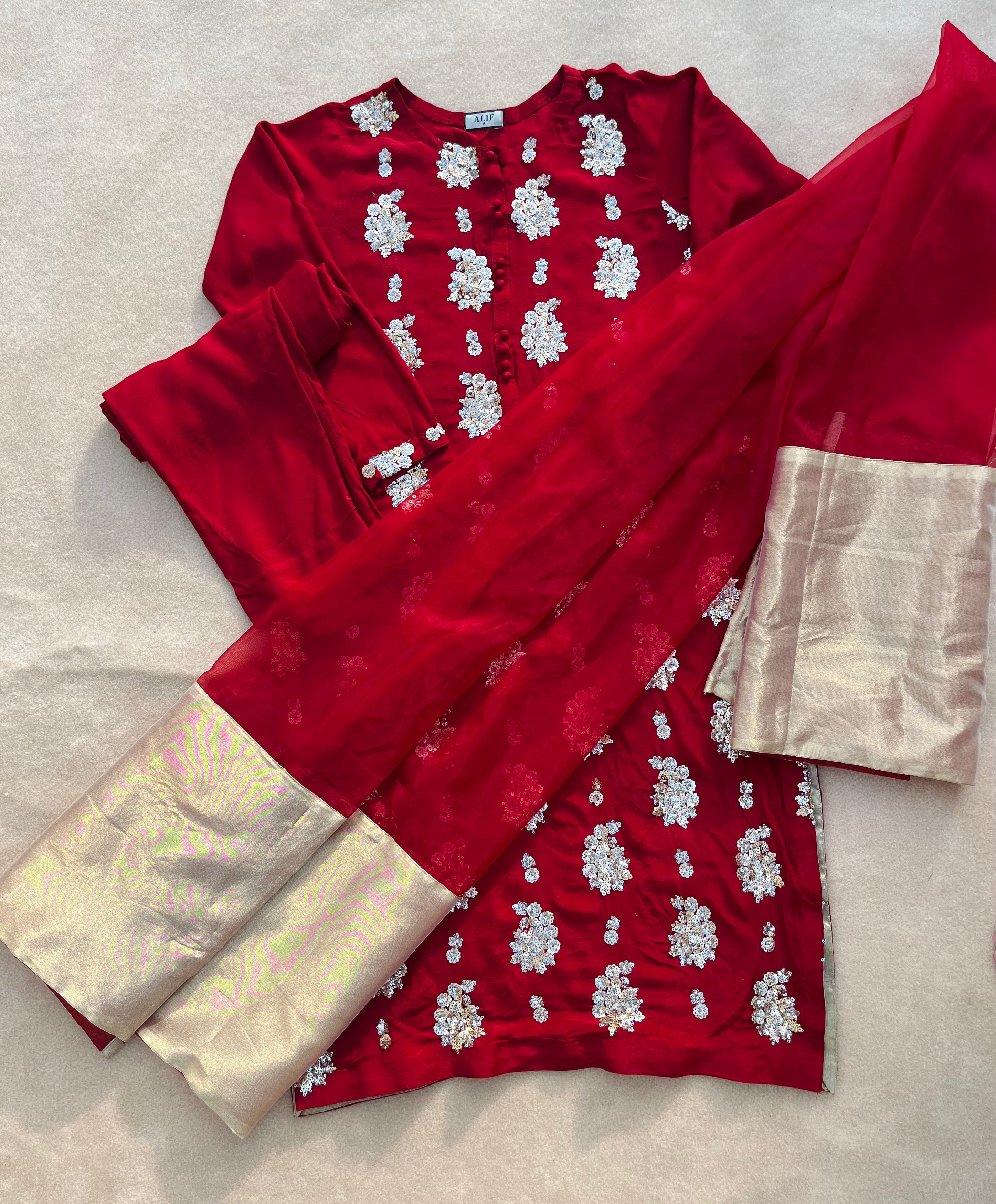 Noore Laal 3pc
